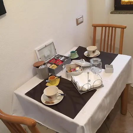 Alojamento de Acomodação e Pequeno-almoço Murighessa Olbia